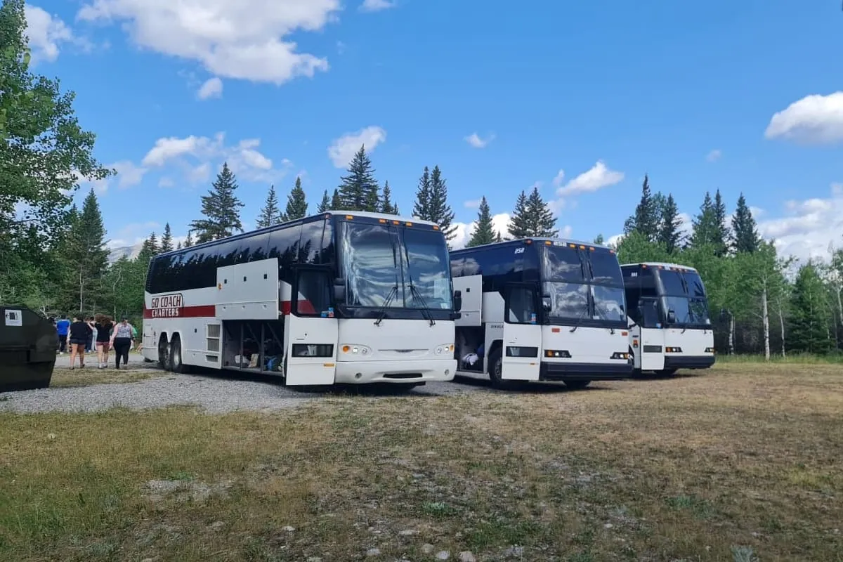 School field trip charter bus
