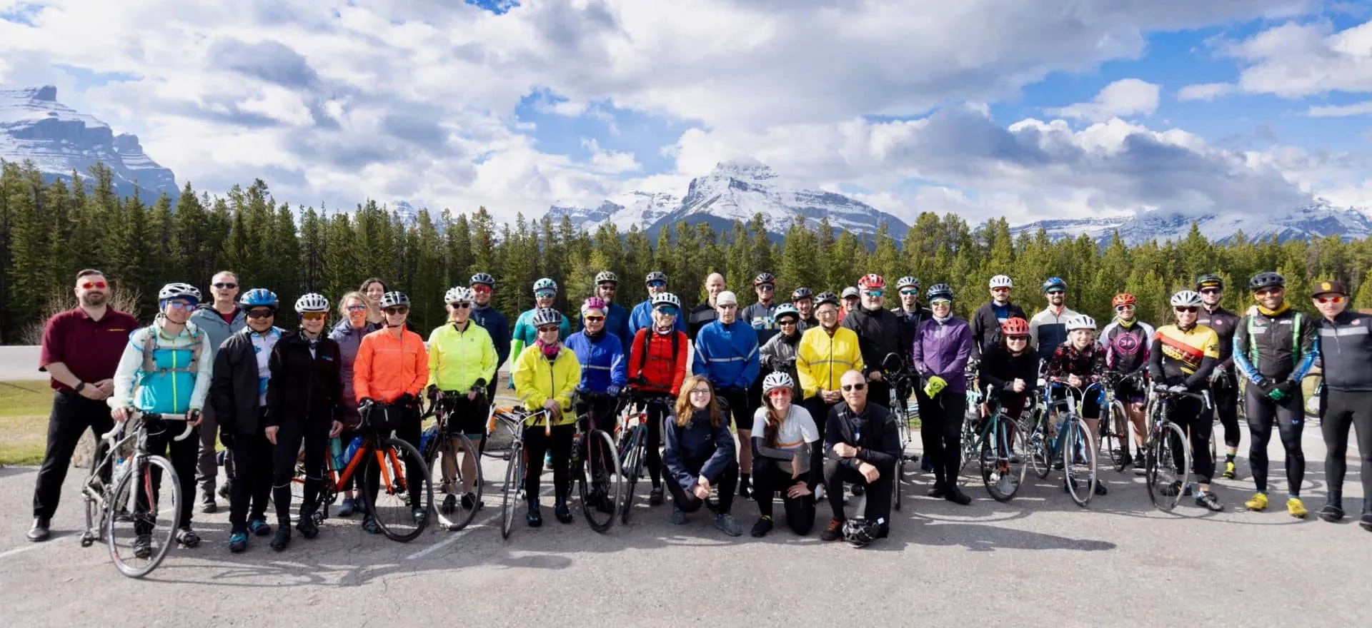 Group at a mountain landscape on a vacation tour